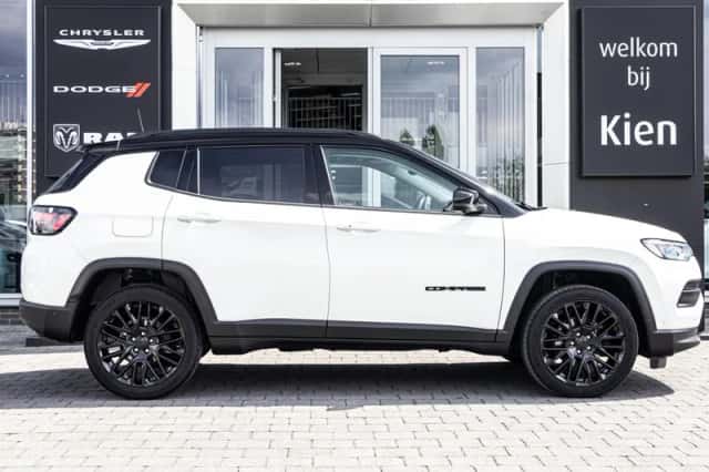 Jeep Compass (2022) thumbnail 4