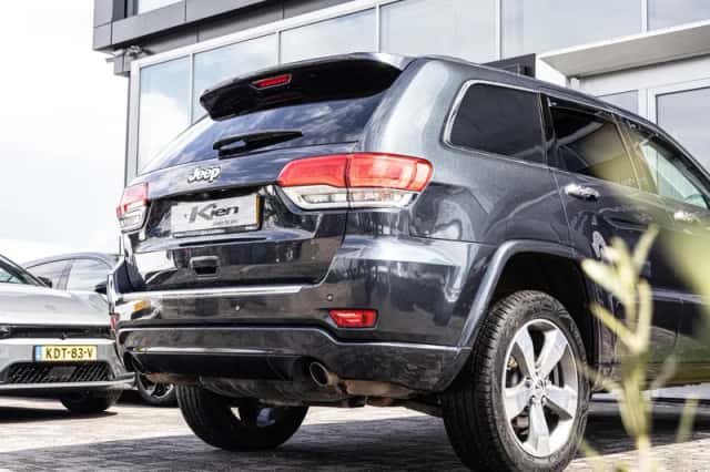 Jeep Grand Cherokee (2016) thumbnail 5