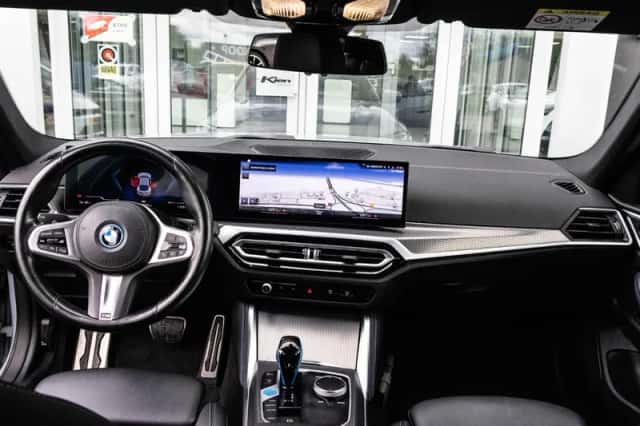 BMW i4 (2022) thumbnail 2