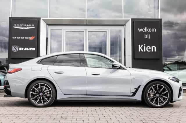 BMW i4 (2022) thumbnail 3