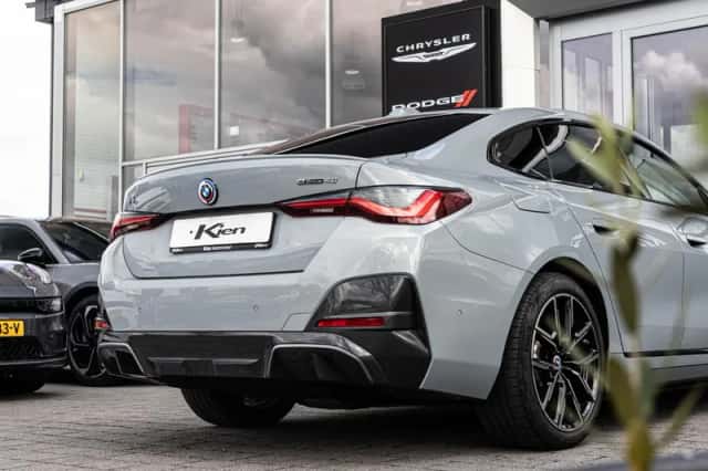 BMW i4 (2022) thumbnail 4