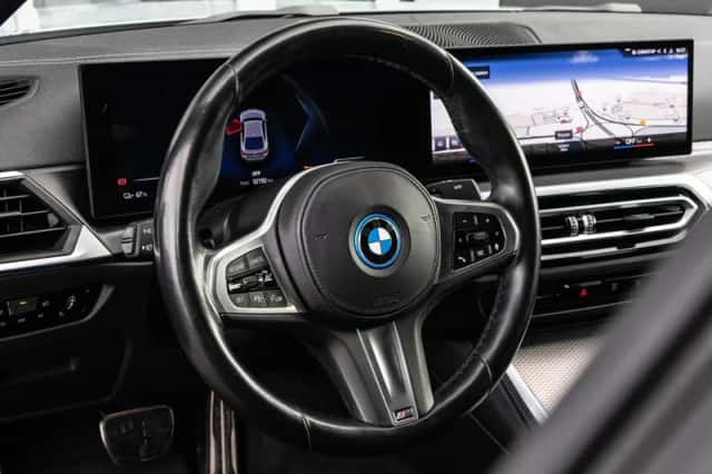 BMW i4 (2022) thumbnail 6