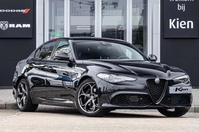 Alfa Romeo Giulia (2021) thumbnail 1