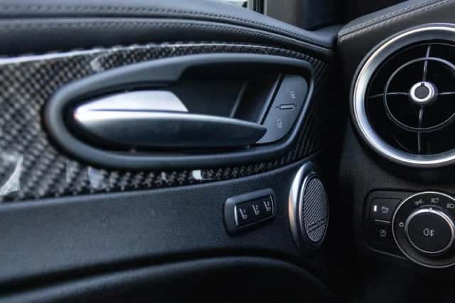 Alfa Romeo Stelvio (2023) thumbnail 3