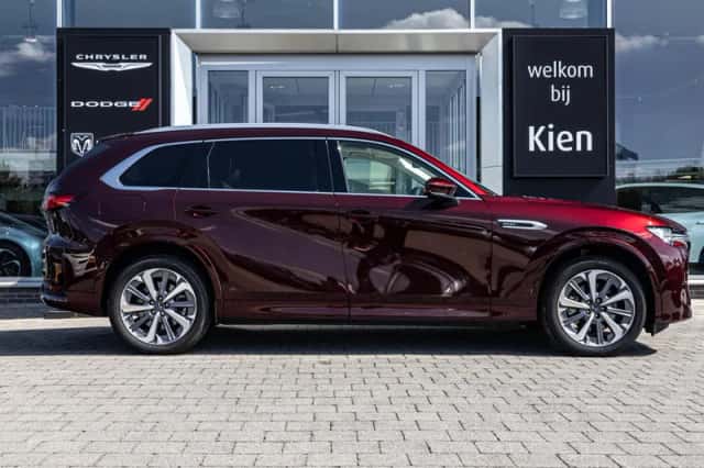 Mazda CX-80 (2024) thumbnail 3