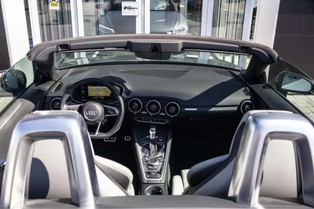 Audi TT (2016) thumbnail 2