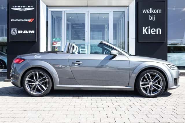Audi TT (2016) thumbnail 3