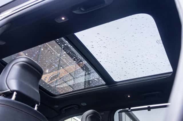 Jeep Grand Cherokee (2023) thumbnail 3