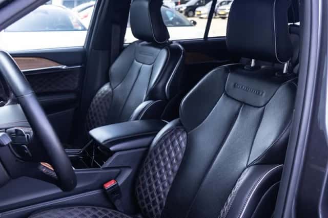 Jeep Grand Cherokee (2023) thumbnail 5