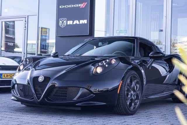 Alfa Romeo 4C (2016) thumbnail 6