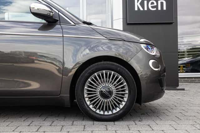 Fiat 500e (2020) thumbnail 5