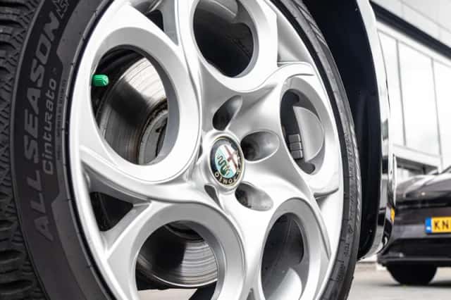 Alfa Romeo Giulietta (2015) thumbnail 2