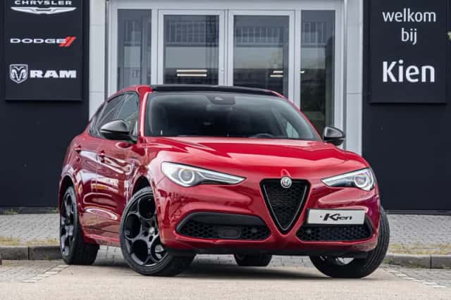 Alfa Romeo Stelvio (2022) thumbnail 1