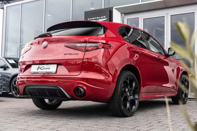 Alfa Romeo Stelvio (2022) thumbnail 5