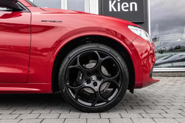 Alfa Romeo Stelvio (2022) thumbnail 6