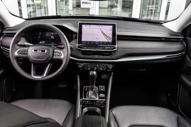 Jeep Compass (2022) thumbnail 2