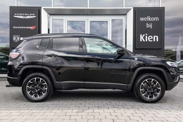 Jeep Compass (2022) thumbnail 4