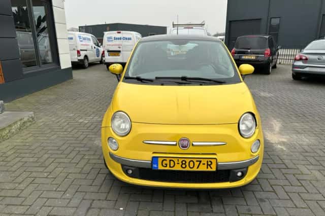 Fiat 500 (2010) thumbnail 2