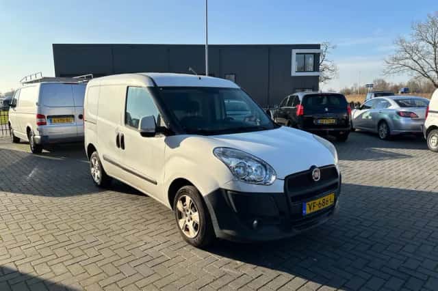Fiat Doblò (2013) thumbnail 3