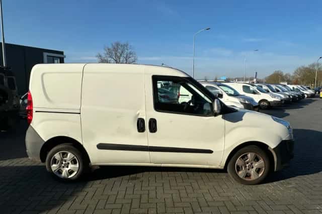 Fiat Doblò (2013) thumbnail 4
