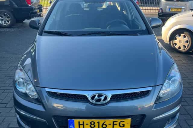 Hyundai i30 (2010) thumbnail 2