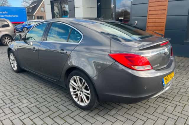 Opel Insignia (2009) thumbnail 3