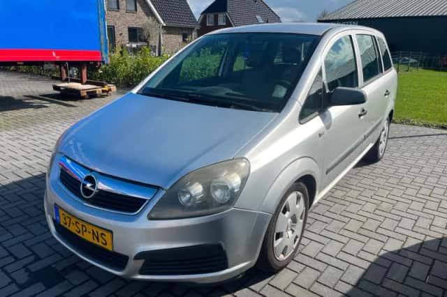 Opel Zafira (2006) thumbnail 1