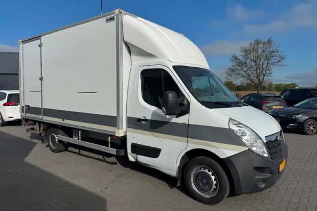 Opel Movano (2018) thumbnail 2