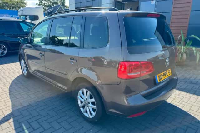 Volkswagen Touran (2011) thumbnail 4