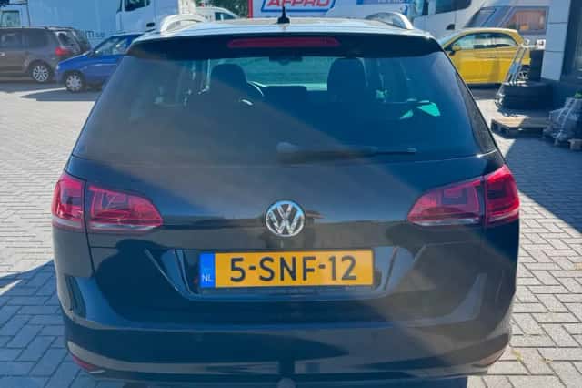 Volkswagen Golf (2013) thumbnail 5