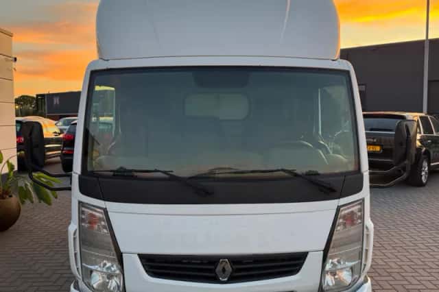 Renault Maxity (2008) thumbnail 3