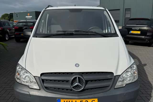 Mercedes-Benz Vito (2014) thumbnail 2
