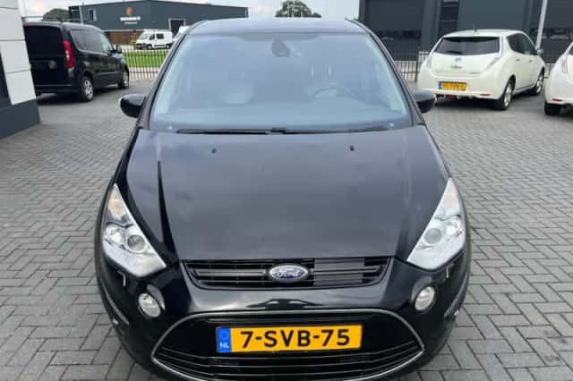 Ford S-Max (2010) thumbnail 4