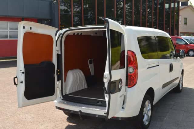 Opel Combo (2018) thumbnail 2