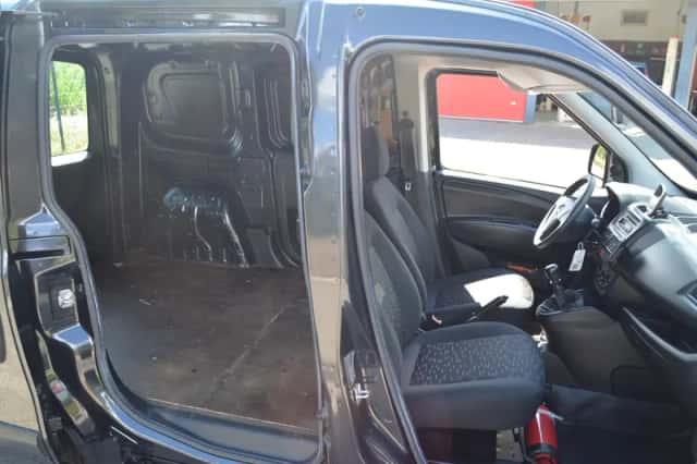 Opel Combo (2015) thumbnail 3