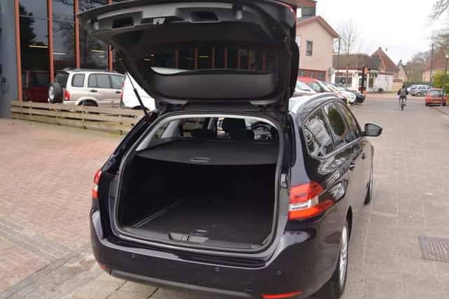 Peugeot 308 (2018) thumbnail 2