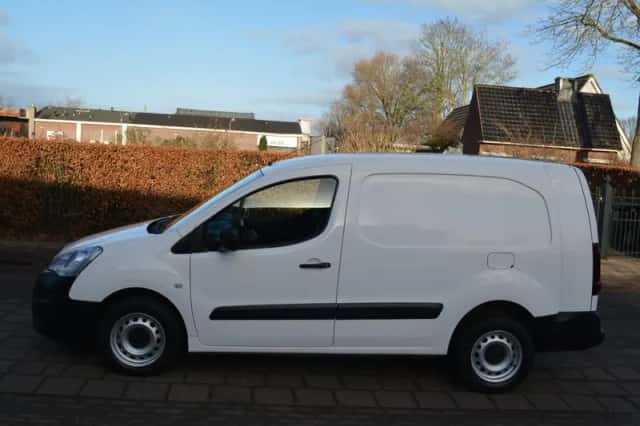 Peugeot Partner (2017) thumbnail 3
