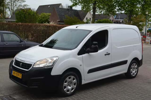 Peugeot Partner (2015) thumbnail 4