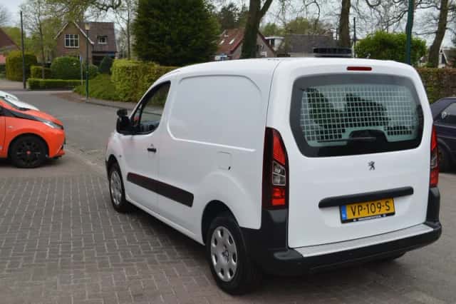 Peugeot Partner (2015) thumbnail 6