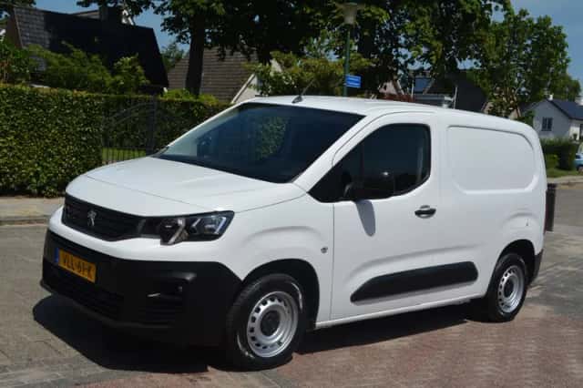 Peugeot Partner (2021) thumbnail 1