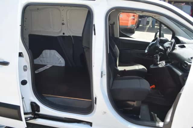 Peugeot Partner (2021) thumbnail 2