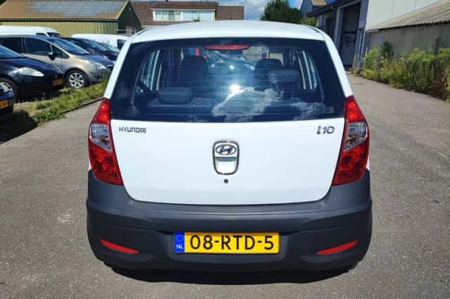 Hyundai i10 (2011) thumbnail 2