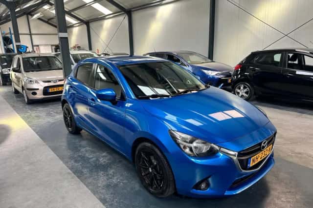Mazda 2 (2017) thumbnail 2
