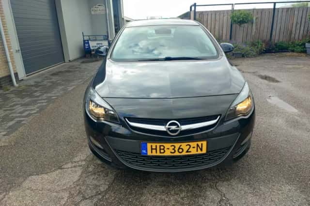 Opel Astra (2015) thumbnail 2