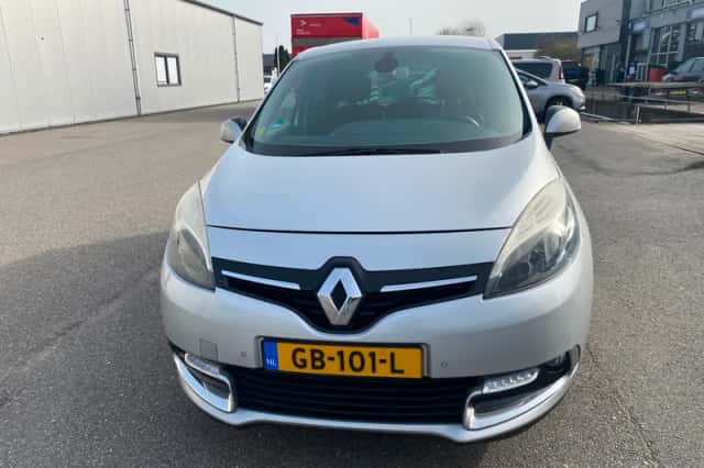 Renault Scénic (2014) thumbnail 2