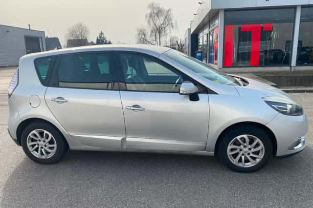 Renault Scénic (2014) thumbnail 4