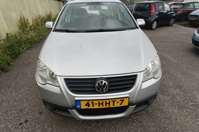Volkswagen Polo (2009) thumbnail 4