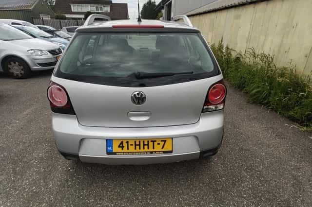 Volkswagen Polo (2009) thumbnail 5