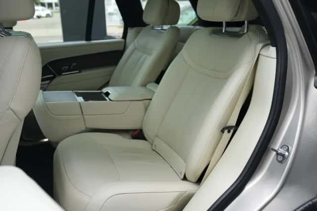 Land Rover Range Rover (2024) thumbnail 6