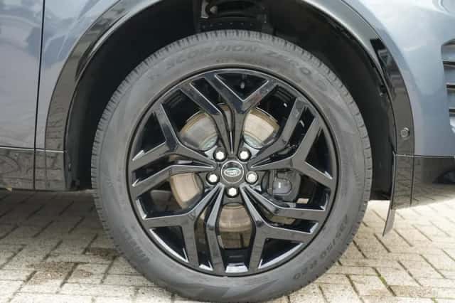 Land Rover Discovery Sport (2026) thumbnail 5